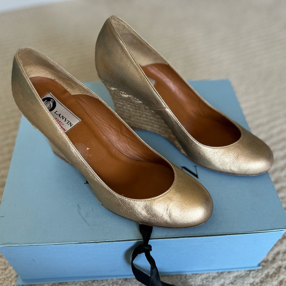 Lanvin Gold Round Toe Leather Espadrille Wedge Heels Women's Size 38, US size 7
